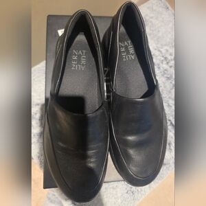 Naturalizer Black Leather Slip-On Loafers